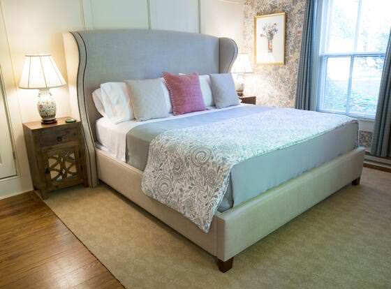 Gay Street Inn allows check-in for 18 year-old guests