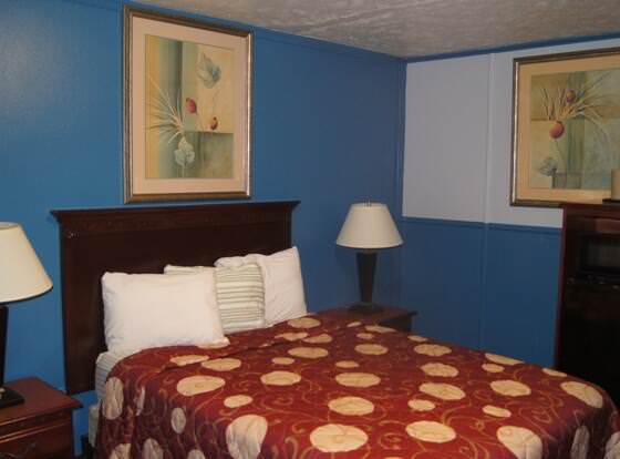 Stone Inn Motel allows check-in for 18 year-old guests