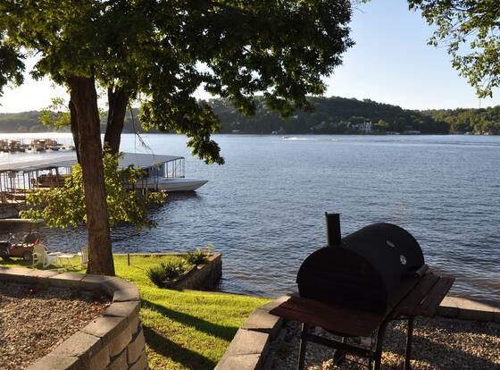 Lake Breeze Resort & Terrace allows check-in for 18 year-old guests