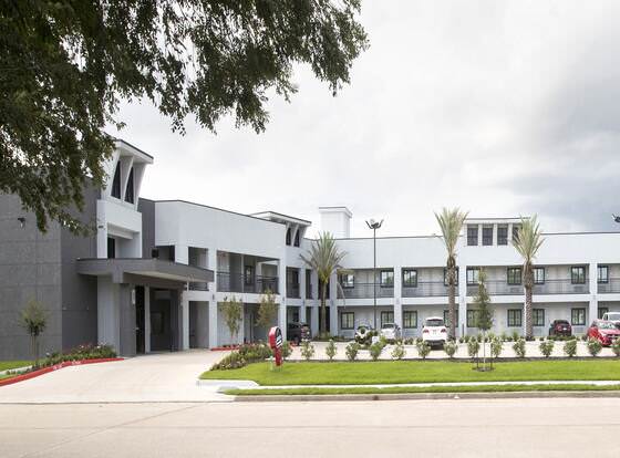 House Hotel allows check-in for 18 year-old guests