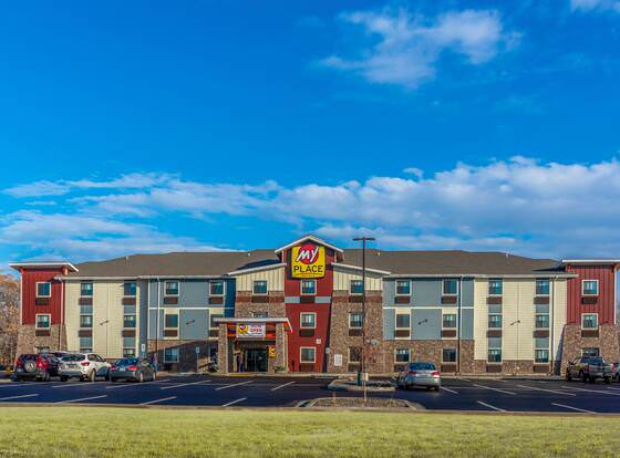 My Place Hotel - Yakima allows check-in for 18 year-old guests