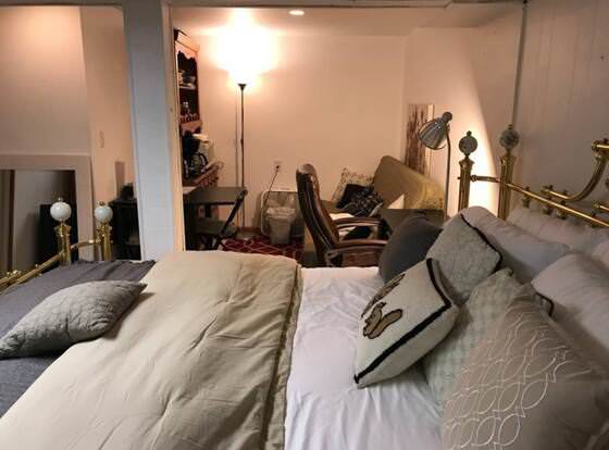 iServices Studio near NYC-EWR allows check-in for 18 year-old guests