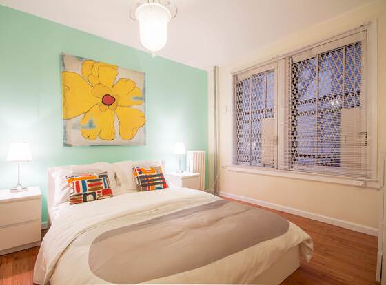 Washington Heights Manhattan 3 BR allows check-in for 18 year-old guests