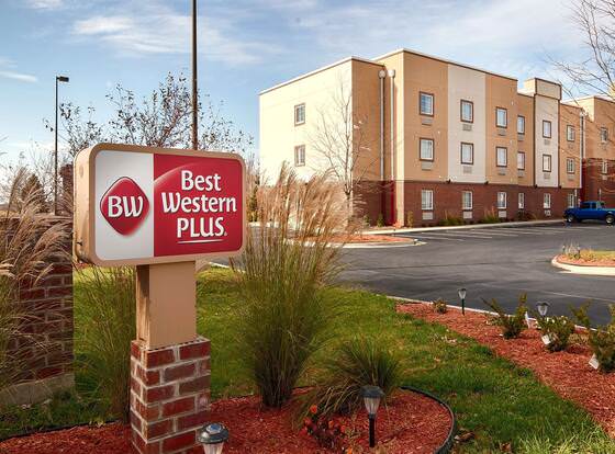 Best Western Plus Crawfordsville Hotel allows check-in for 18 year-old guests