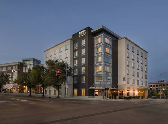 Fairfield Inn & Suites by Marriott Dayton allows check-in for 18 year-old guests