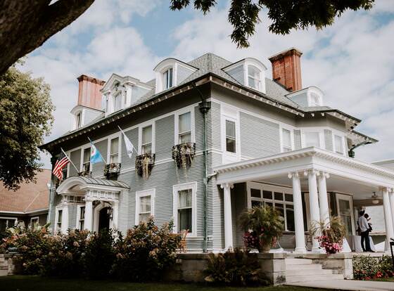 300 Clifton allows check-in for 18 year-old guests