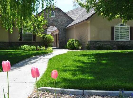 Perfect Moments B&B and Event Venue allows check-in for 18 year-old guests