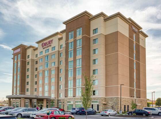 Drury Inn & Suites Cincinnati Northeast Mason allows check-in for 18 year-old guests