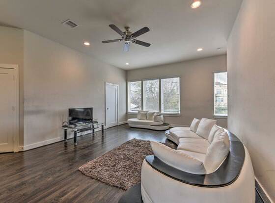 Brand New 3 Story Modern Home allows check-in for 18 year-old guests