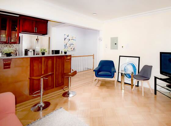 The Ultimate Guest House allows check-in for 18 year-old guests