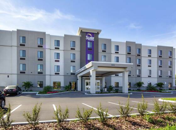 Sleep Inn & Suites Tampa South allows check-in for 18 year-old guests