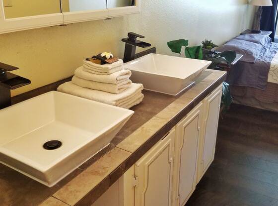 Wainaku Villa Vacation Rental allows check-in for 18 year-old guests