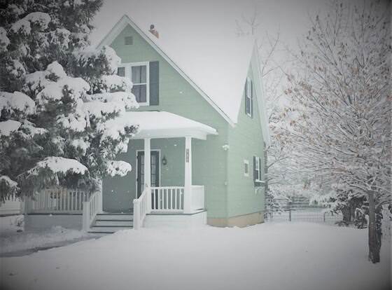 Vintage-cottage allows check-in for 18 year-old guests