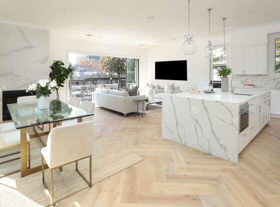 Luxury Penthouse - Downtown Palo Alto allows check-in for 18 year-old guests