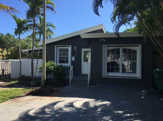 Cozy Marina Cottage allows check-in for 18 year-old guests