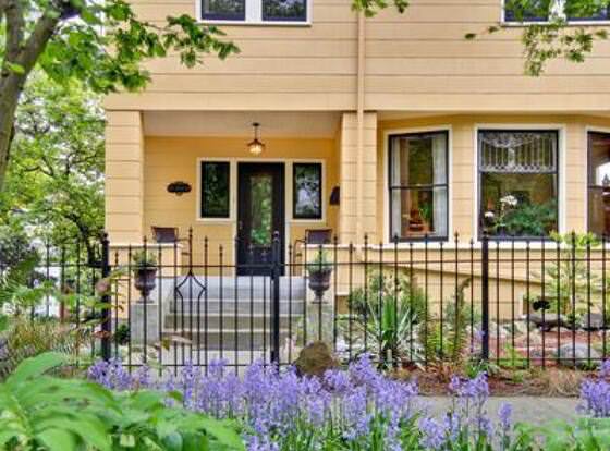 11th Avenue Inn Bed and Breakfast allows check-in for 18 year-old guests