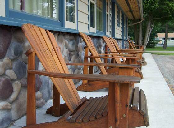 Country Club Motel allows check-in for 18 year-old guests