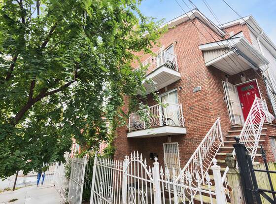 Racpanos Modern Stay on Union Street allows check-in for 18 year-old guests