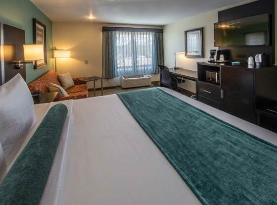 Best Western Plus Duluth / Sugarloaf allows check-in for 18 year-old guests